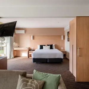 https://sage-hotel-adelaide.adelaidehotels-au.com